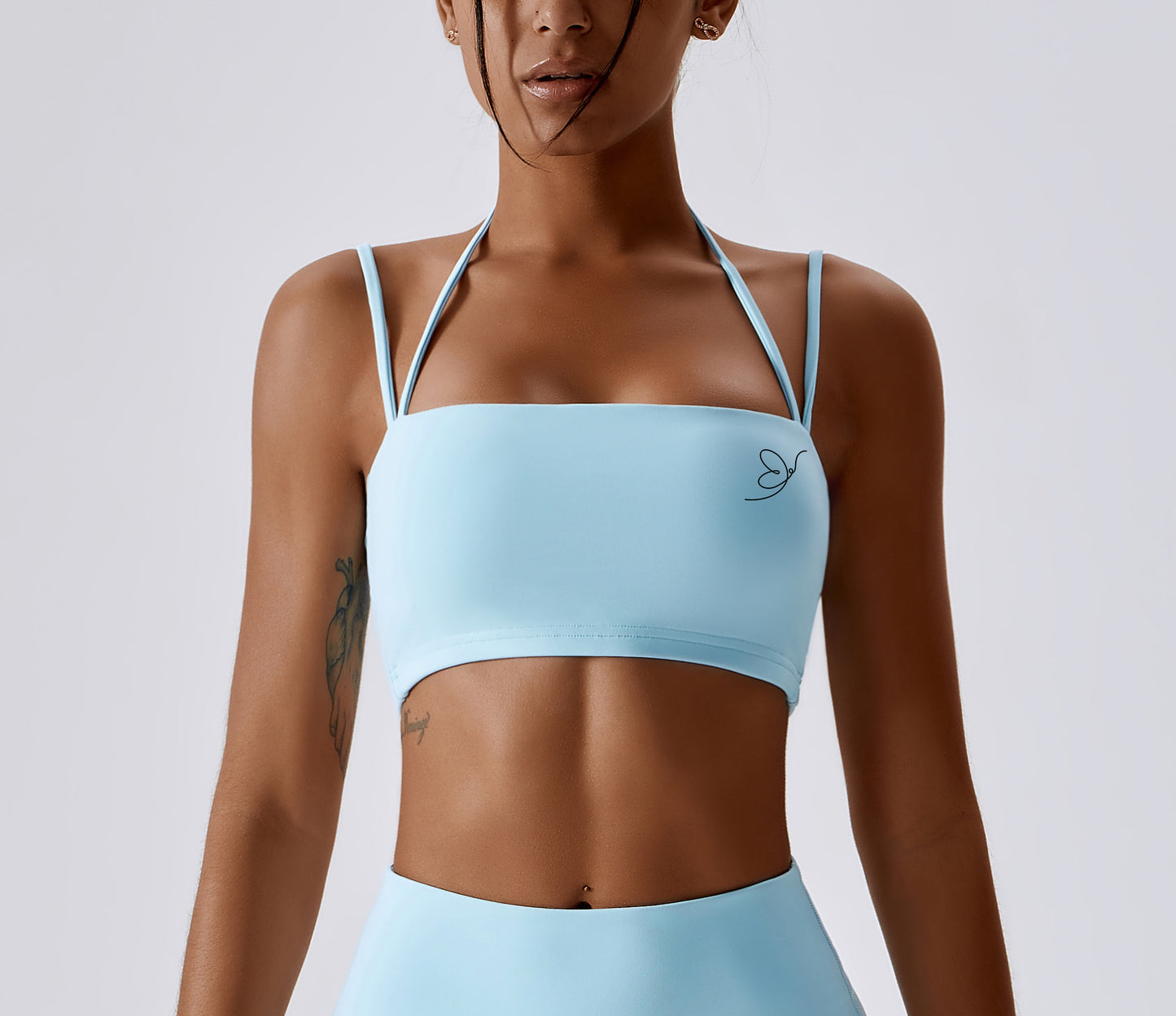 Fitliz Sports Bra: Confidence in every move with maximum support and flexibility.